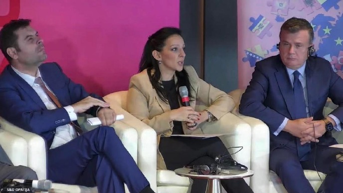 Optužnica protiv Vučića